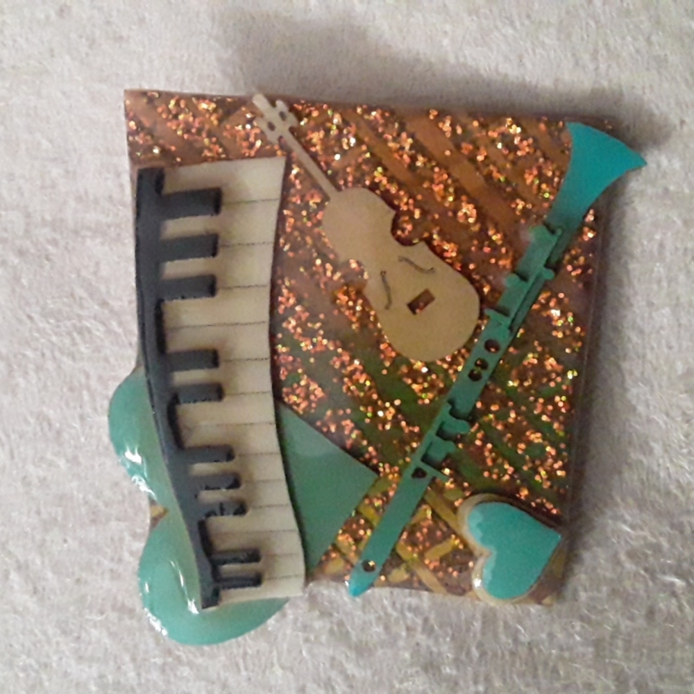 House Of Lucinda Brooch